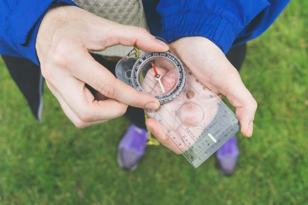 Comment organiser une visite des temples bouddhistes cachés au Bhoutan?